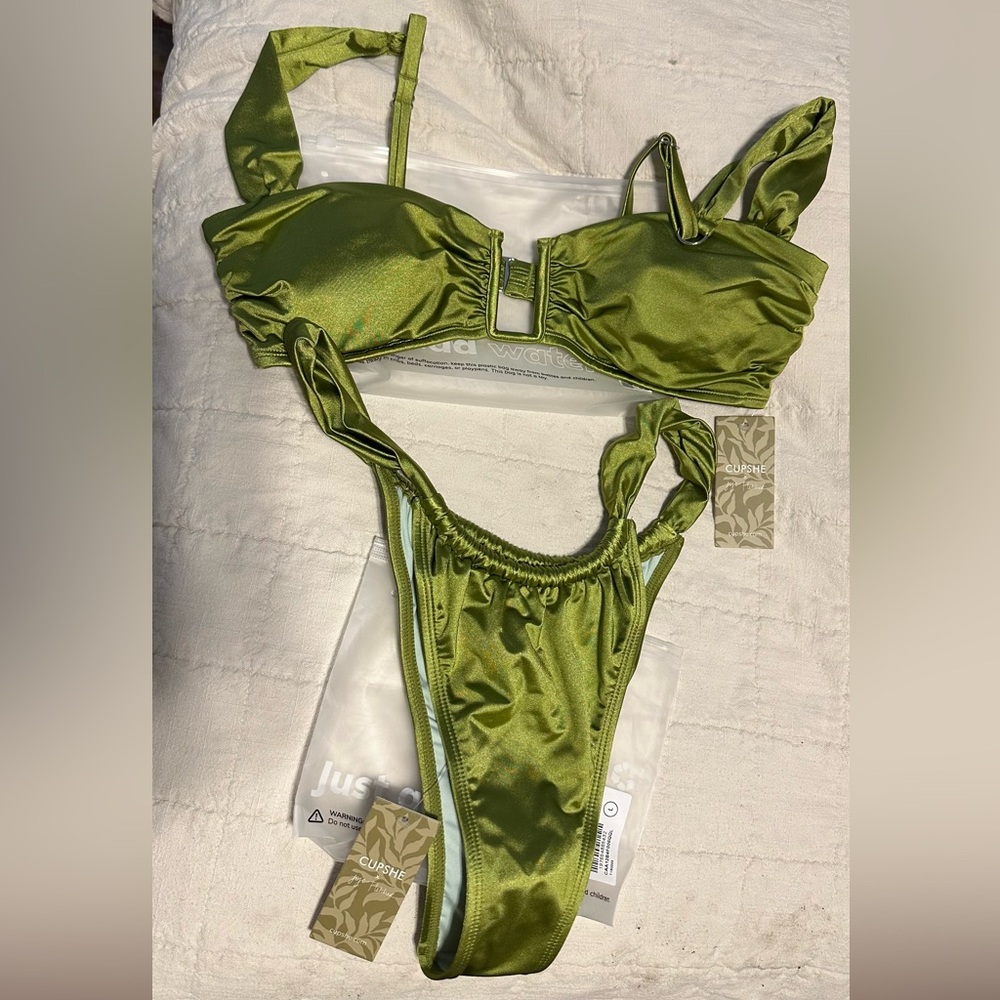 CUPSHE x JOJO FLETCHER Swimsuit